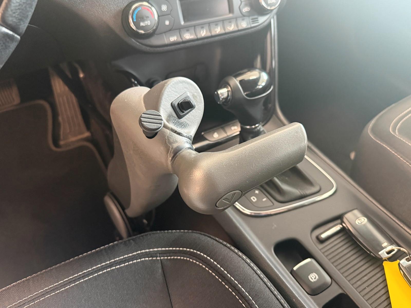 Kia Ceed Sportswagon Spirit Behindertenger. Handgas