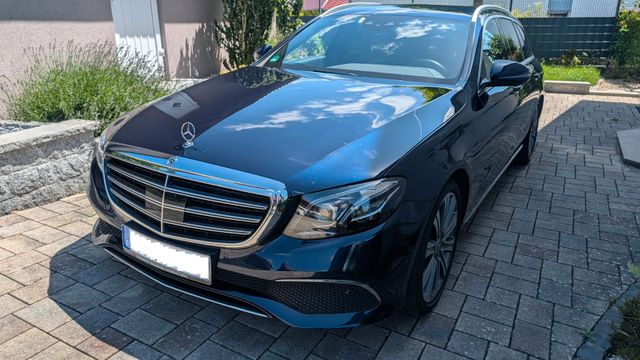 MERCEDES-BENZ E 220 d T Autom. -