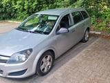 Opel Astra - Opel Astra aus 2009 mit Diesel-Antrieb: Kombi