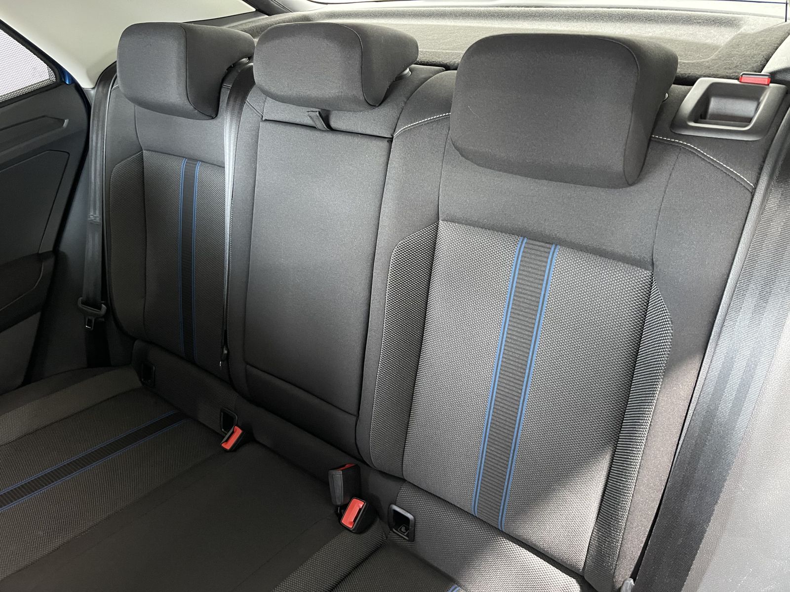 Fahrzeugabbildung Volkswagen T-Roc Style 2.0 TDI*4Motion*LED*Navi*ACC*PDC*