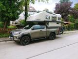 Toyota Hilux Extra Cab 2,4 l Invincible mit Wohnkabine