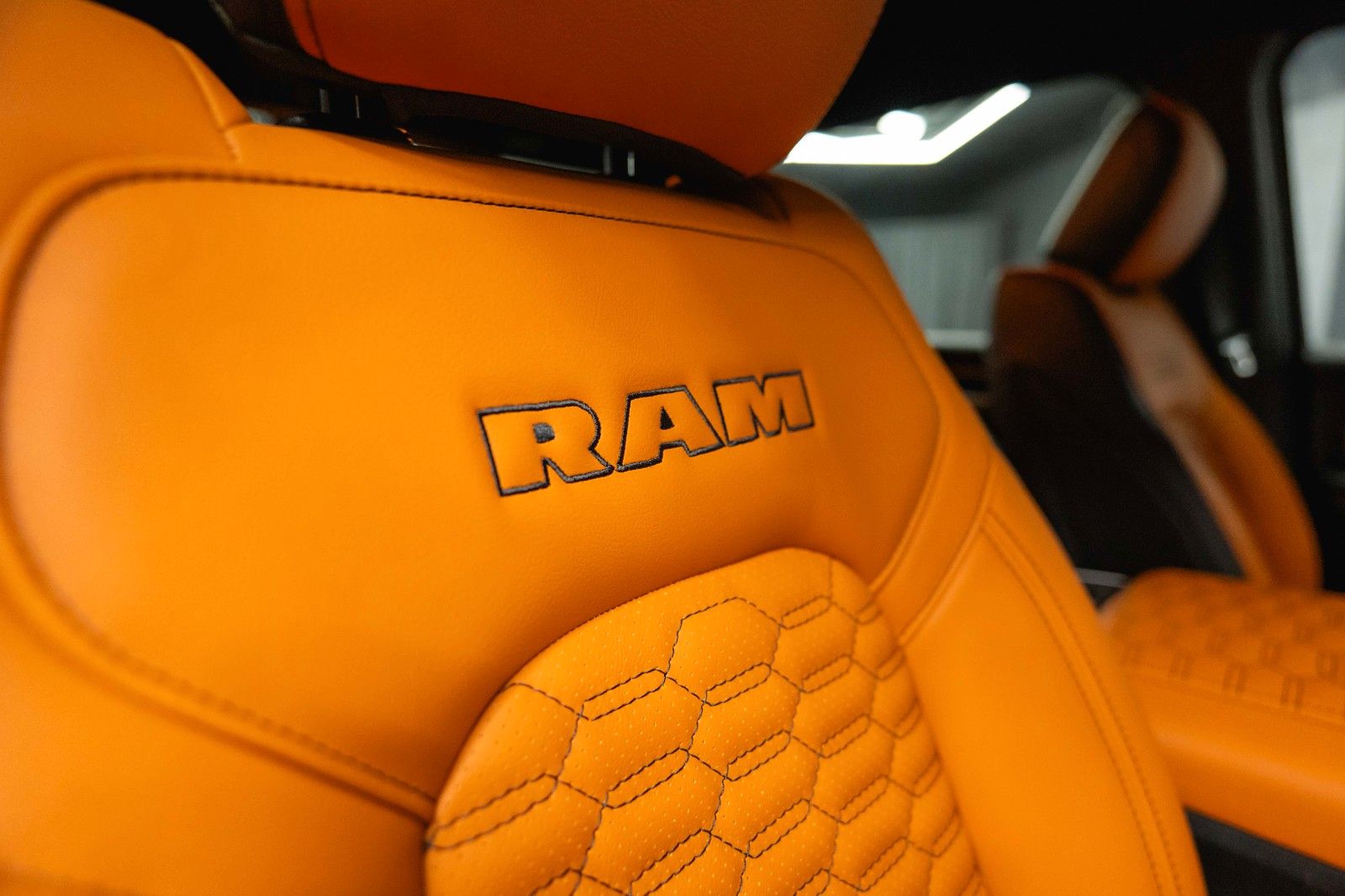 Fahrzeugabbildung Dodge RAM 5.7 V8 HEMI 4x4 COPPERHEAD Offroad LONGBED