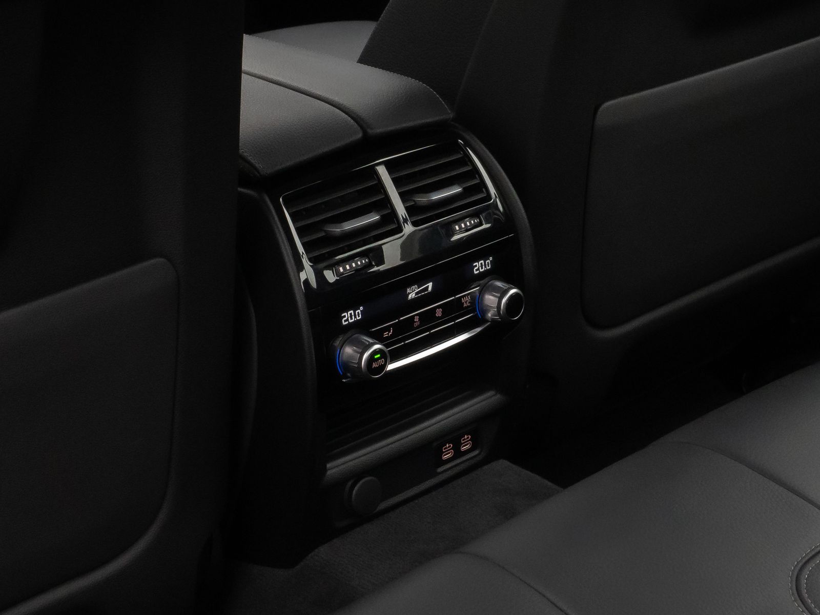 Fahrzeugabbildung BMW 520d Luxury Line Kamera DAB 4xKlima AHK Sport