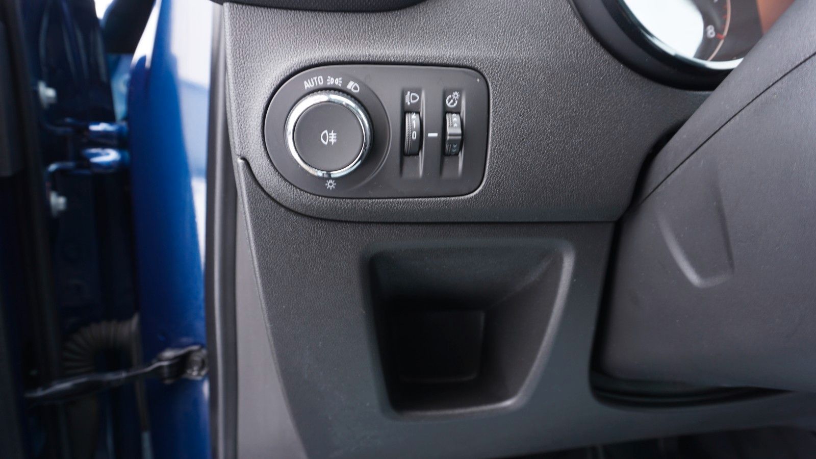 Fahrzeugabbildung Opel Crossland Edition, Navi, LED, Kamera, PDC