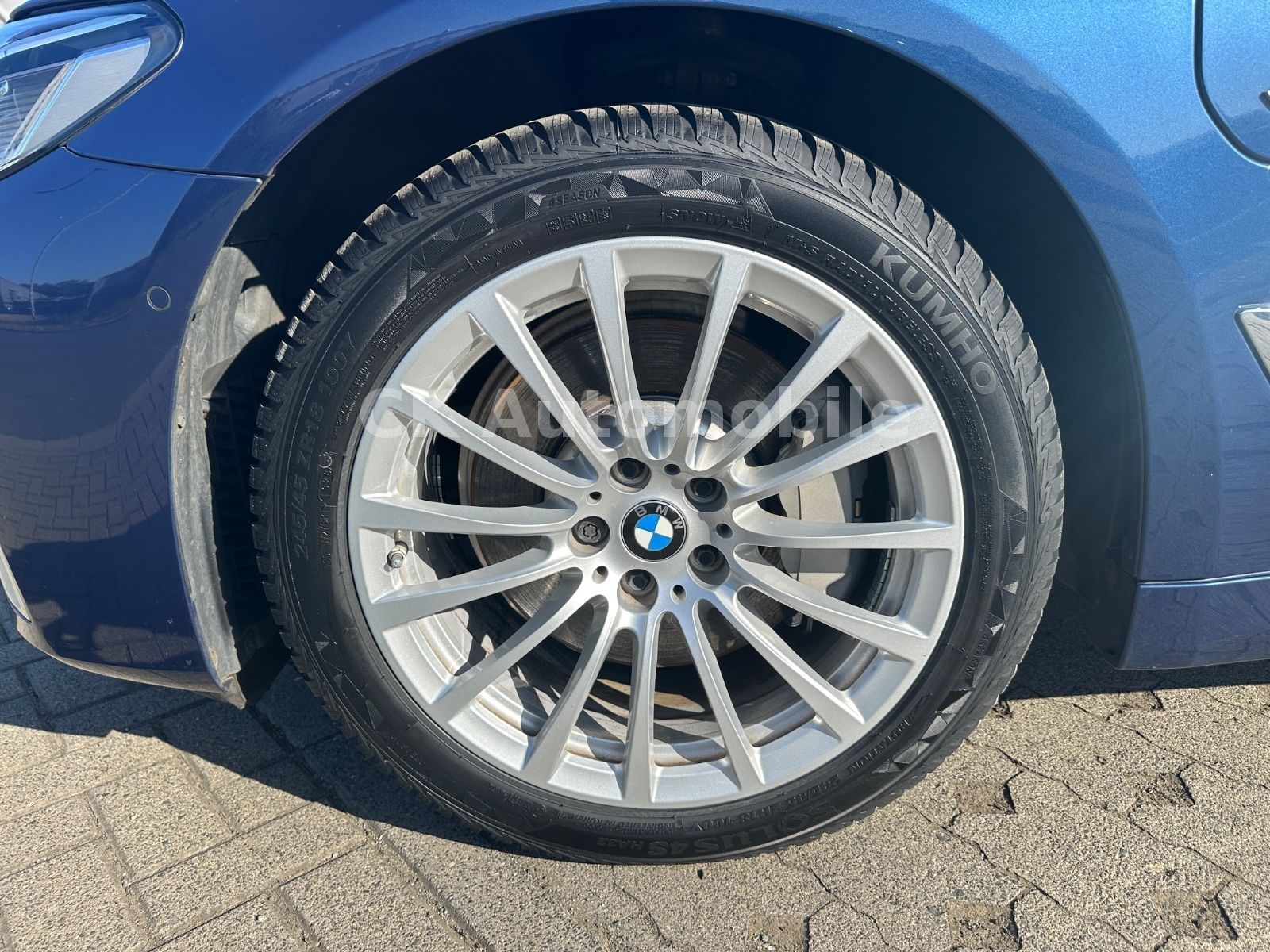Fahrzeugabbildung BMW 530e xDrive Touring Luxury Line/Pano/LED/Kam/AHK