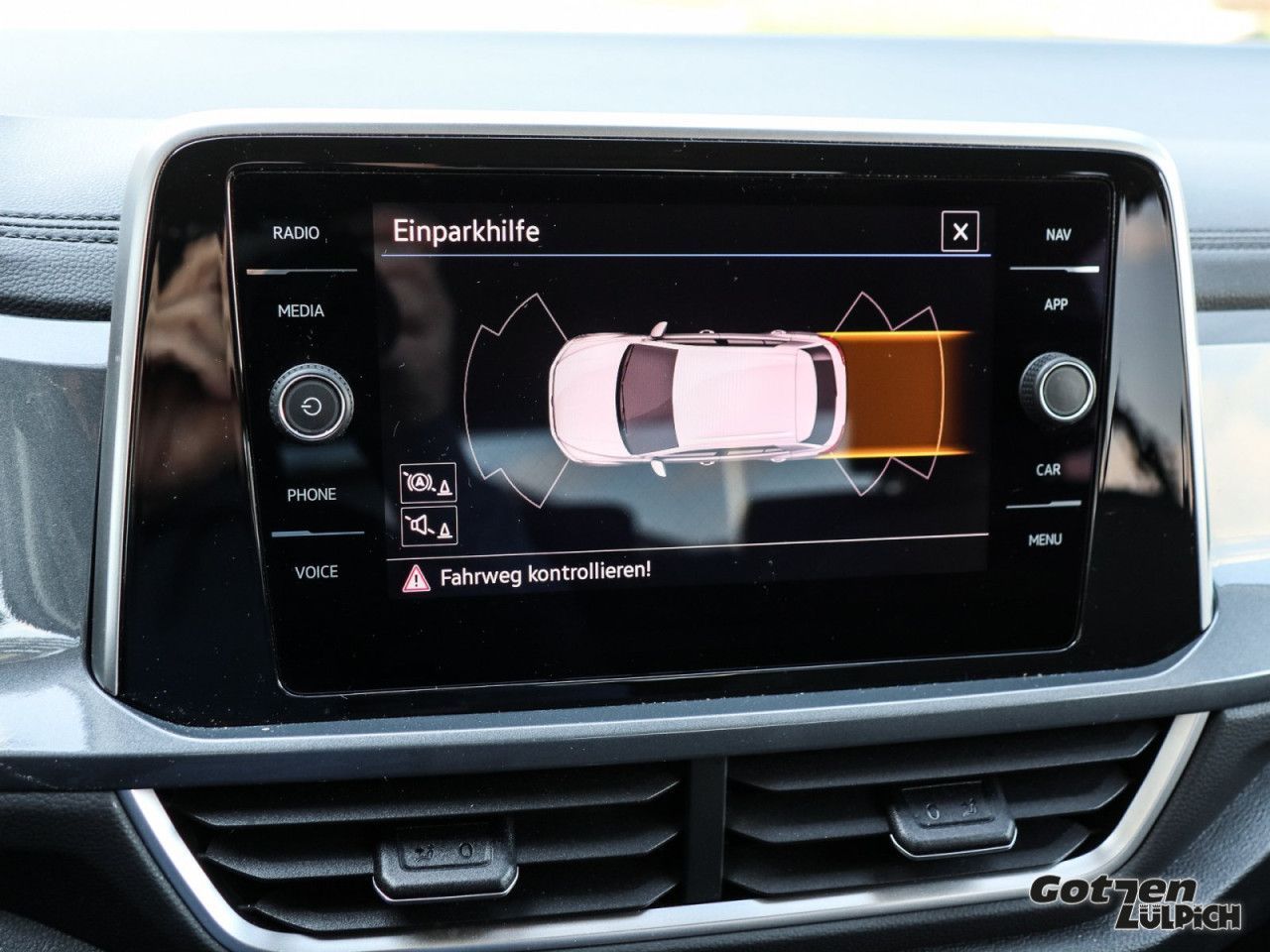 Fahrzeugabbildung Volkswagen T-Roc Style 1.5 TSI DSG Navi AHK LED PDC Klima
