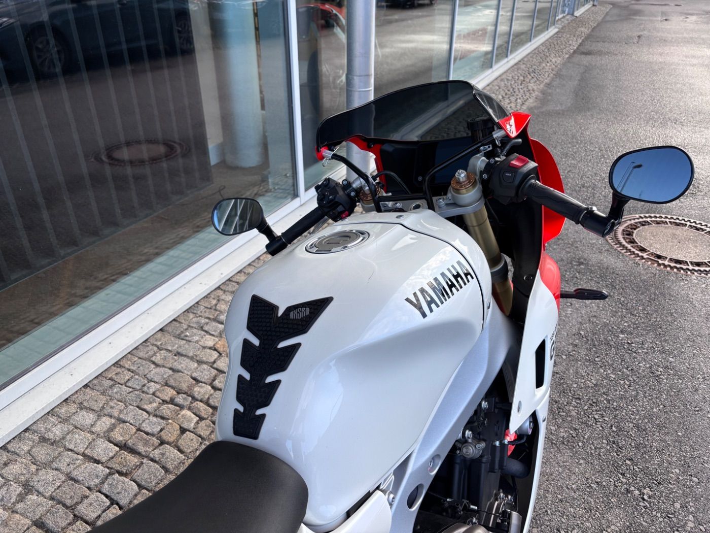 Fahrzeugabbildung Yamaha XSR 900 GP, Kurzer Kennzeichenhalter,
