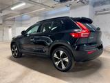 Volvo XC40 B4 R Design DCT R Design, 8-fach bereift - Volvo XC40 von privat