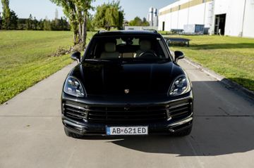 Porsche Cayenne - 4