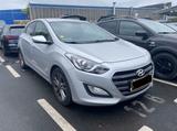 Hyundai i30 BLUE PASSION CRDi NAVI SITZ+LENKRADHZG. ALU - Hyundai i30 mit Diesel-Antrieb: Limousine, Automatik