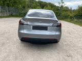 Tesla Model Y Long Range Duo Motor - graue Tesla Model Y