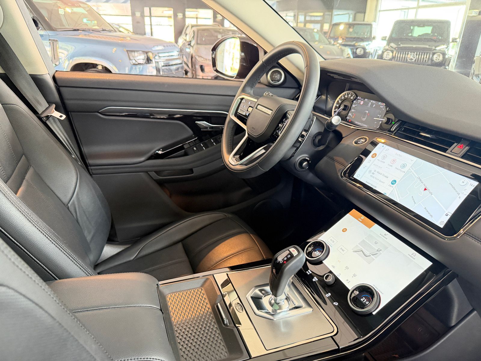 Fahrzeugabbildung Land Rover Evoque R-Dynamic SE/PANORAMA/MERIDIAN/KAMERA