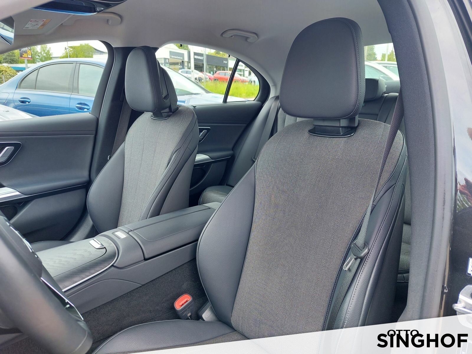 Fahrzeugabbildung Mercedes-Benz E 220 d Avantgarde +AHK+Digital LED+Standhg+360°