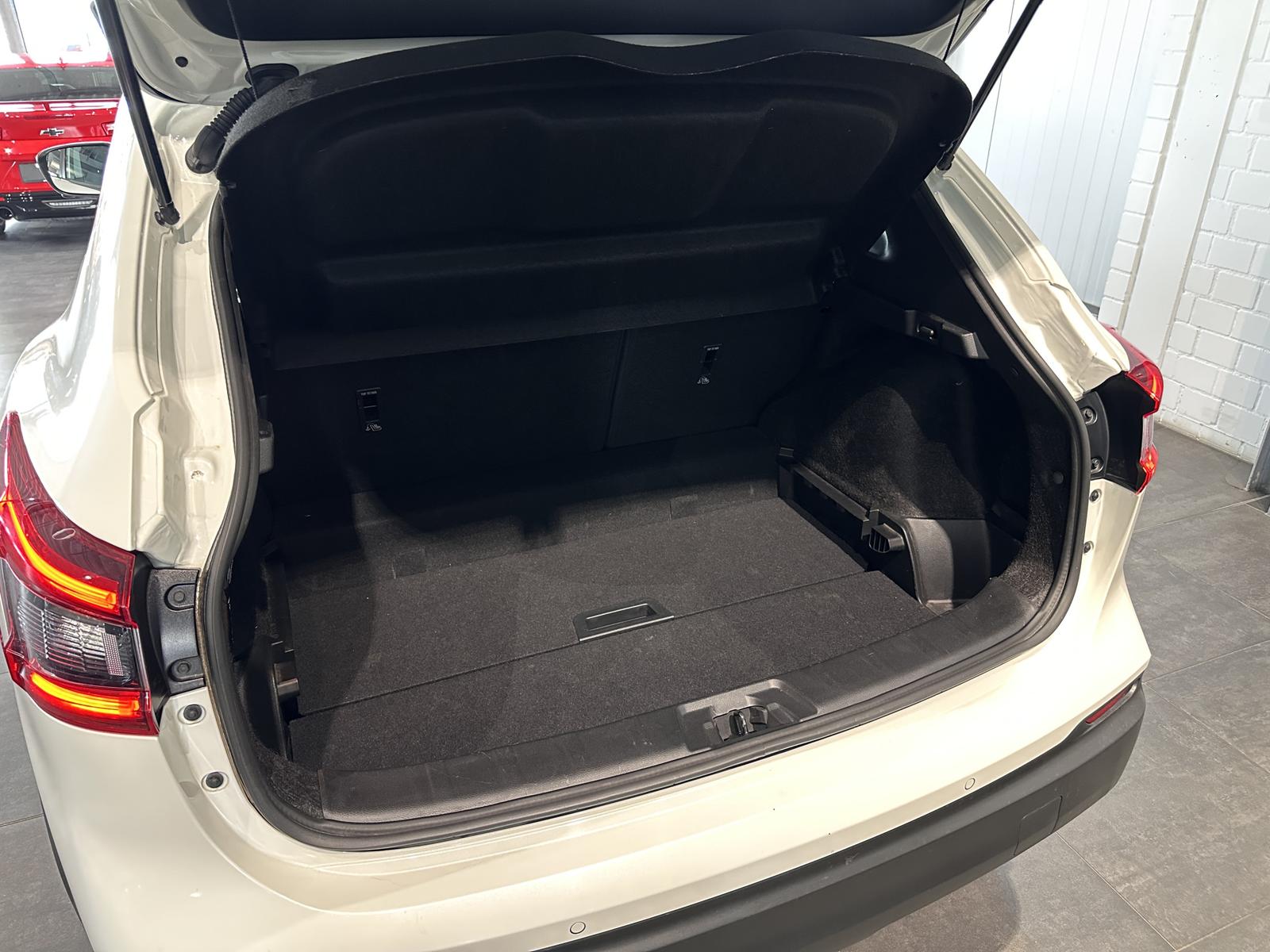 Nissan Qashqai Tekna *ACC, SPURHALTE, TOTWINKEL, 360GR*