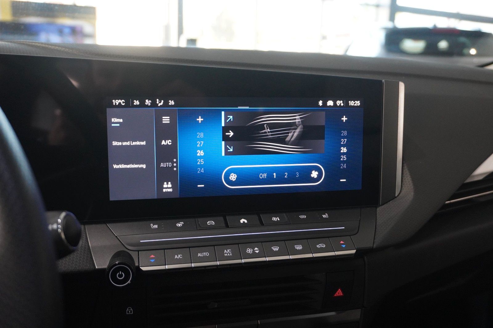 Fahrzeugabbildung Opel Astra L Lim. 1.6 HYBRID ELEGANCE NAVI/KAMERA/AHK
