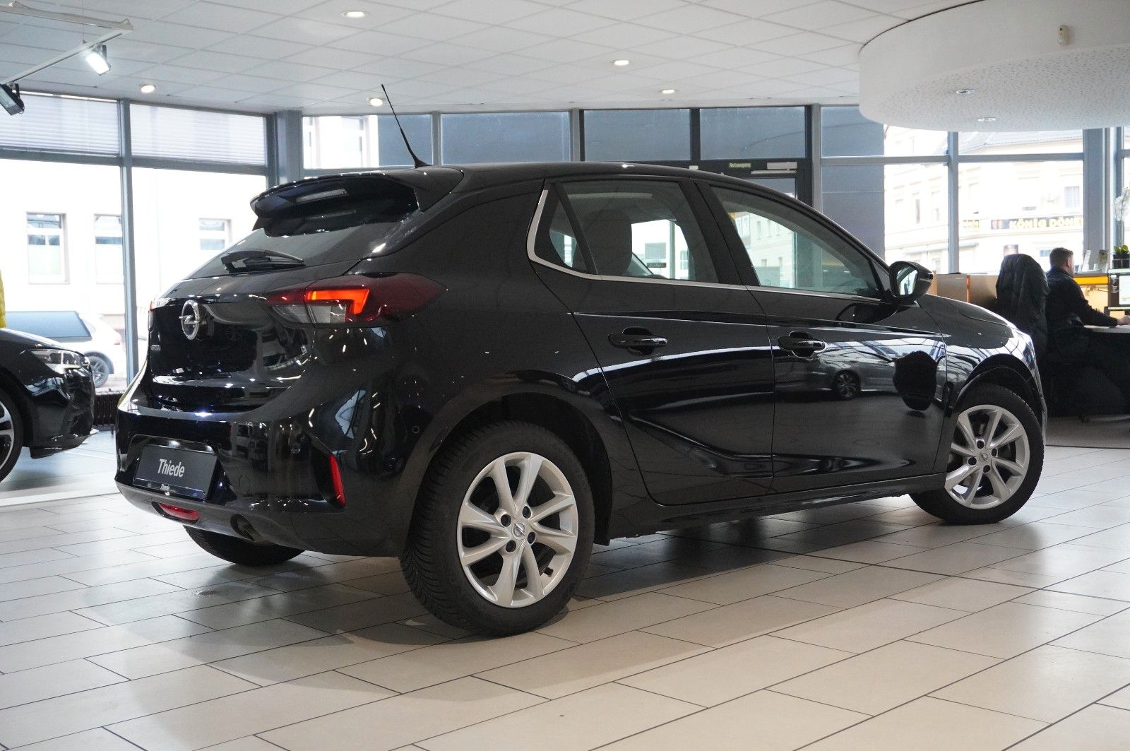 Fahrzeugabbildung Opel Corsa F 1.2 ELEGANCE NAVI/LED/SPORT/SH//VIRT/DAB