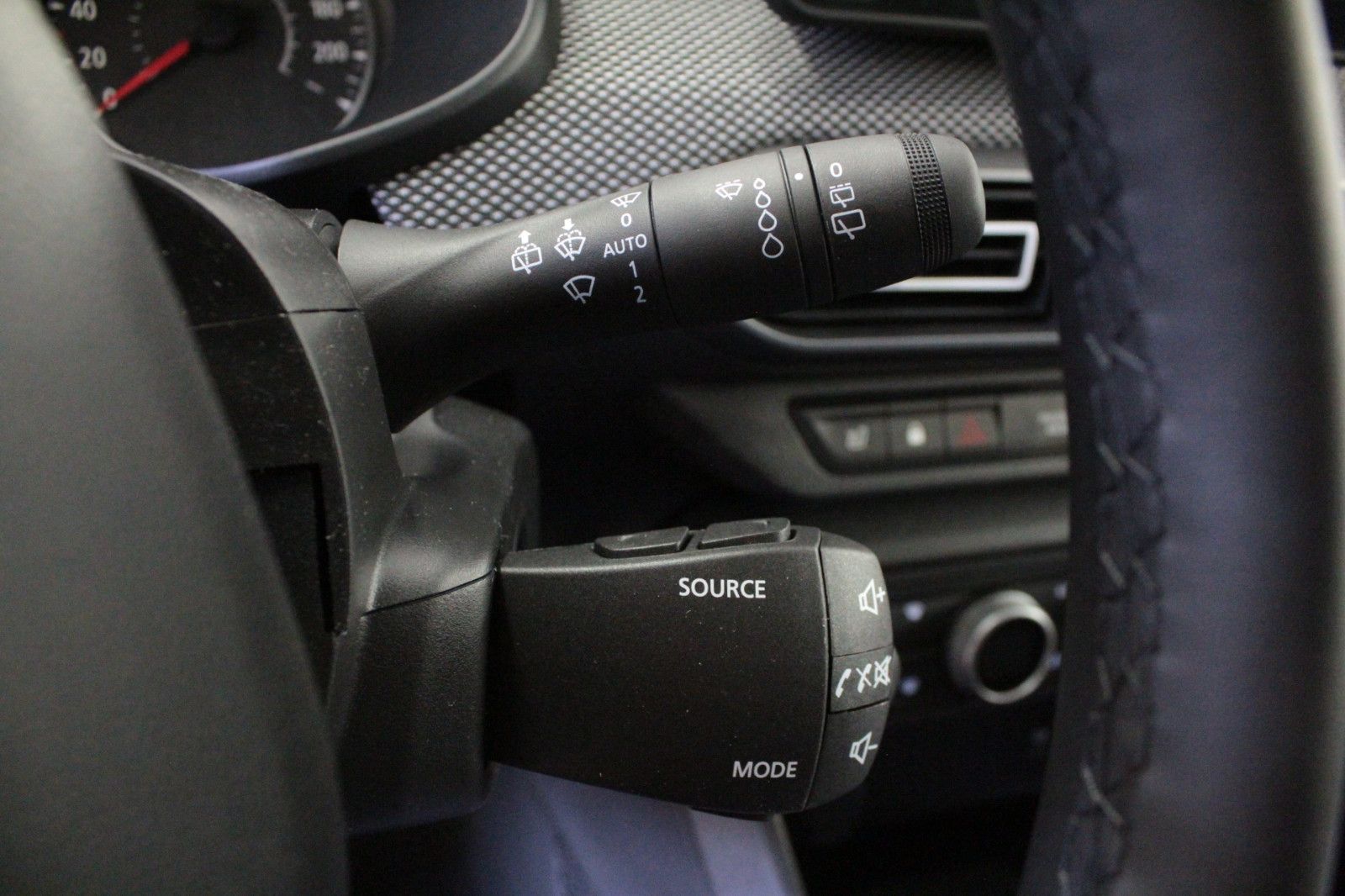 Fahrzeugabbildung Dacia Jogger ECO-G 100 Expression 5-Sitzer *Winterpak*