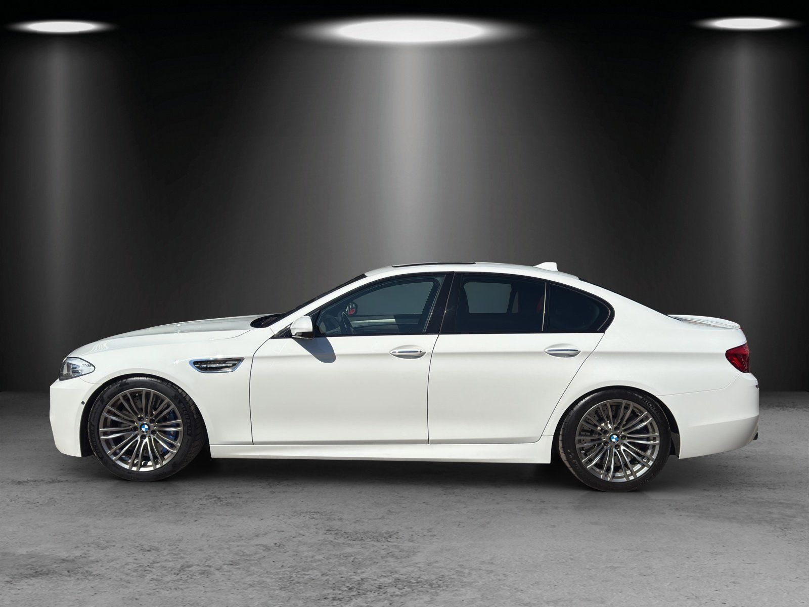 Fahrzeugabbildung BMW M5 4.4 V8 1. HAND/KW-Fahrwerk/Eventuri-Ansaugung