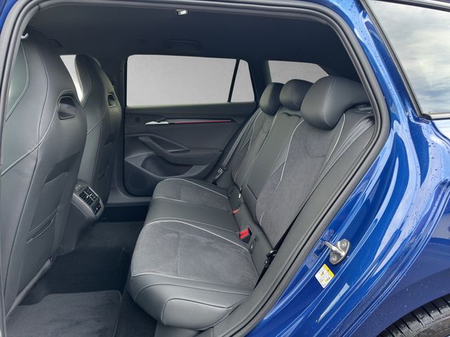 Skoda Superb Combi 2.0 TSI 4x4 Sportline*HUD*AHZV*360°