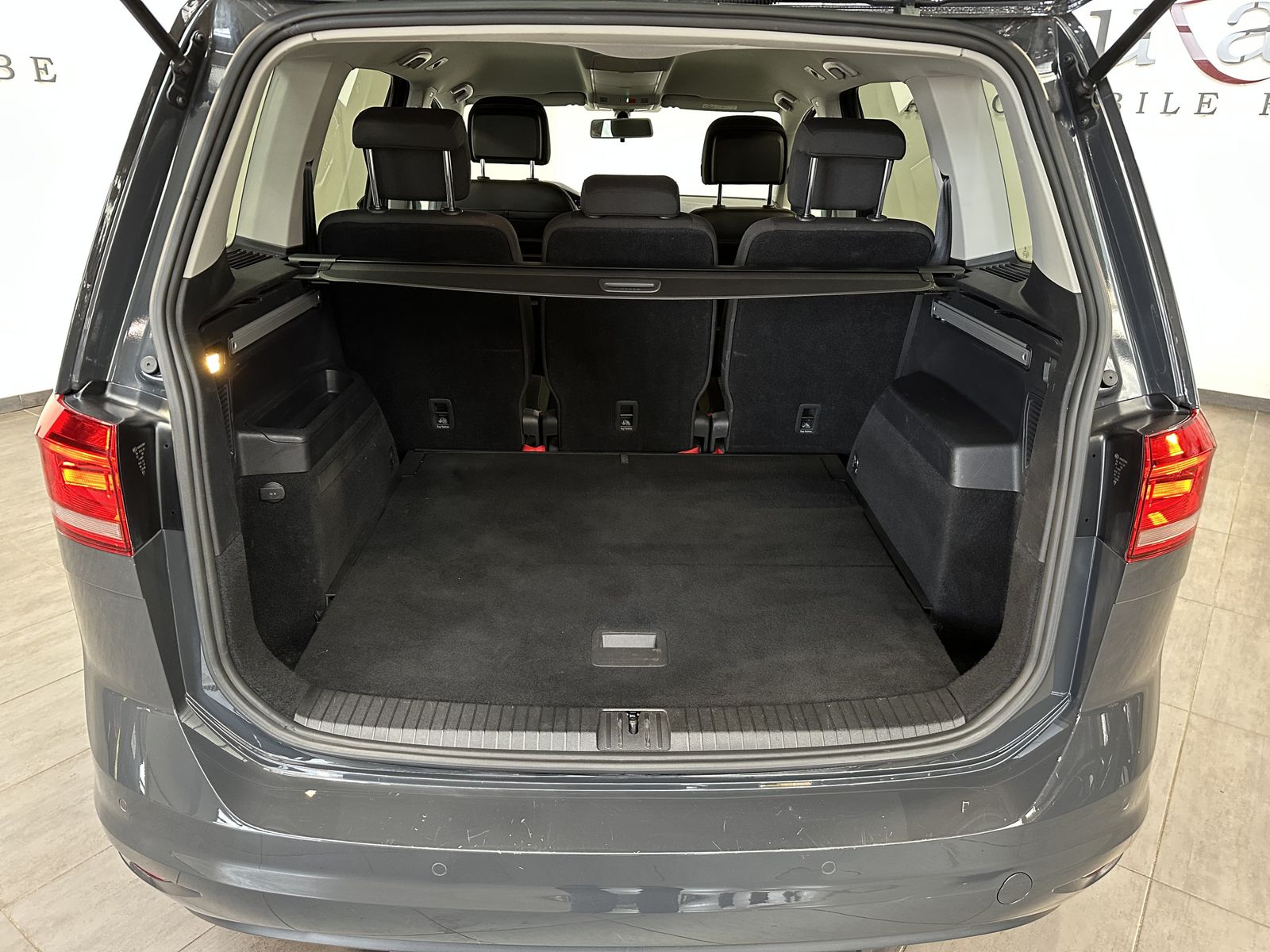 Fahrzeugabbildung Volkswagen Touran 1.5 TSI Comfortline NAV+CARPLAY+17ZO+1HD