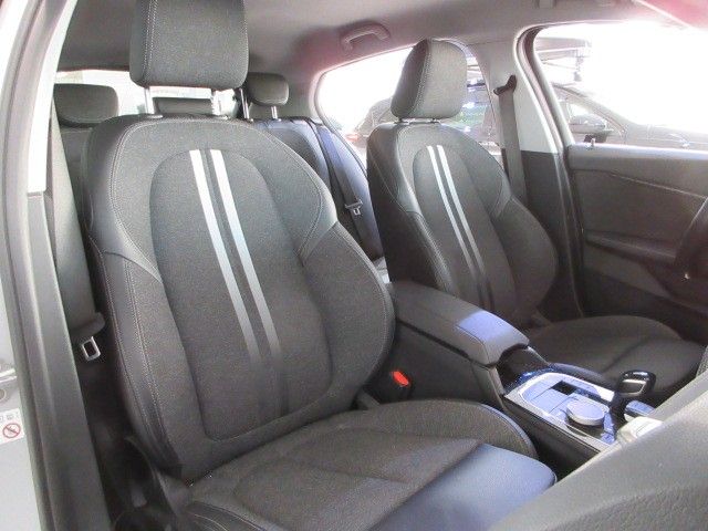 Fahrzeugabbildung BMW 118 i SportLine LED/NAVI/SHZ/PDC/AHK/STANDHZ/17"