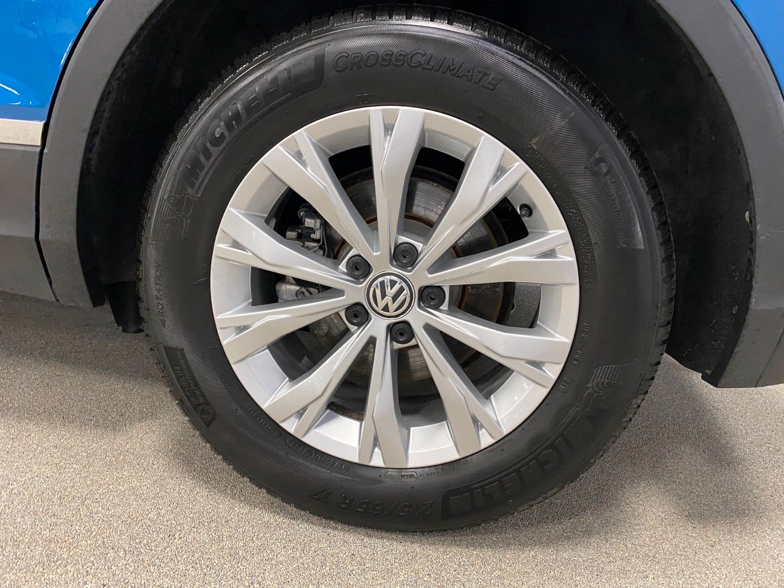 Fahrzeugabbildung Volkswagen Tiguan 1.5 TSI Comfortline+AHK+NAVIGATION+ACC+CD