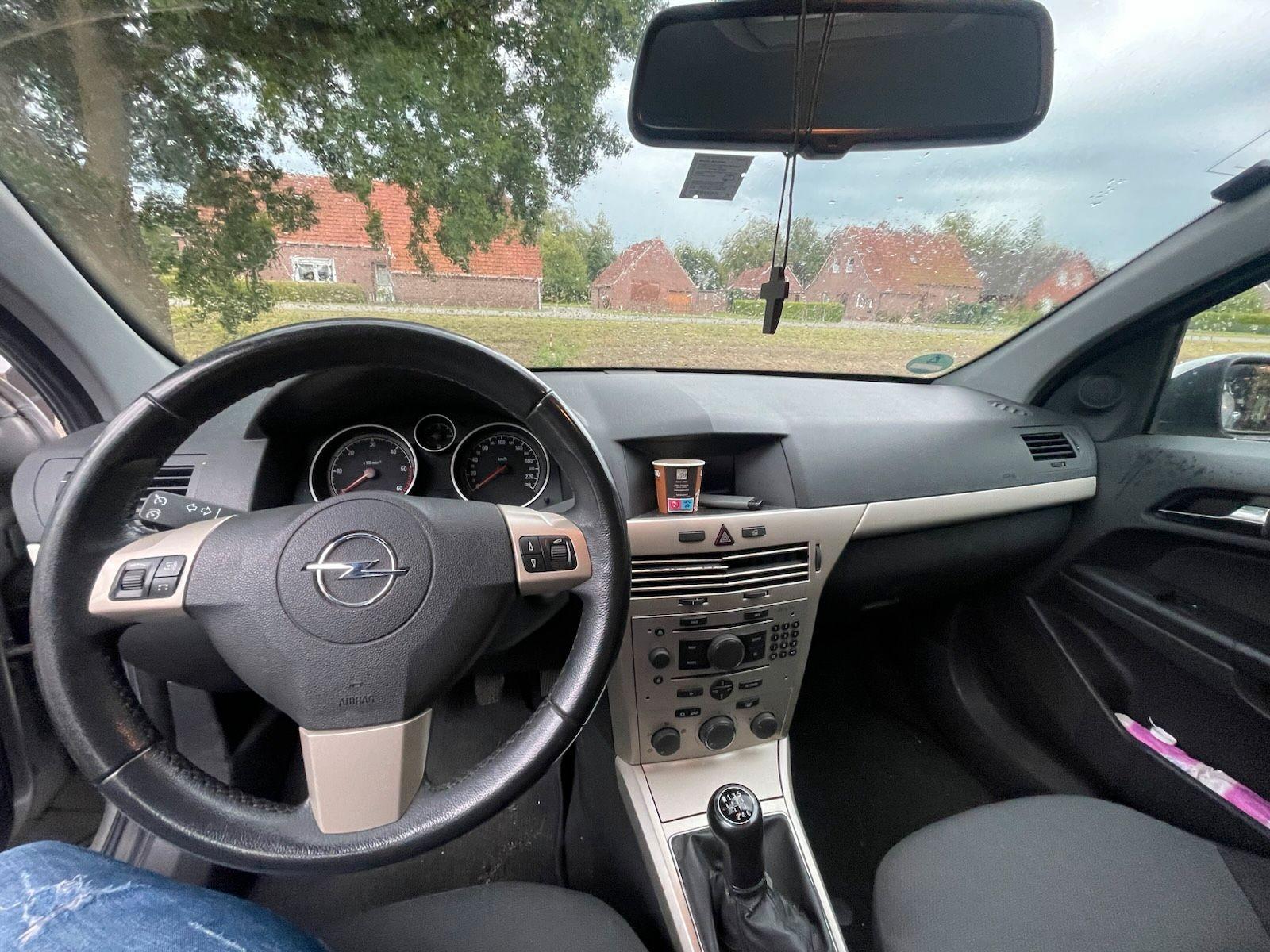 Opel Astra 2007 — photo 13
