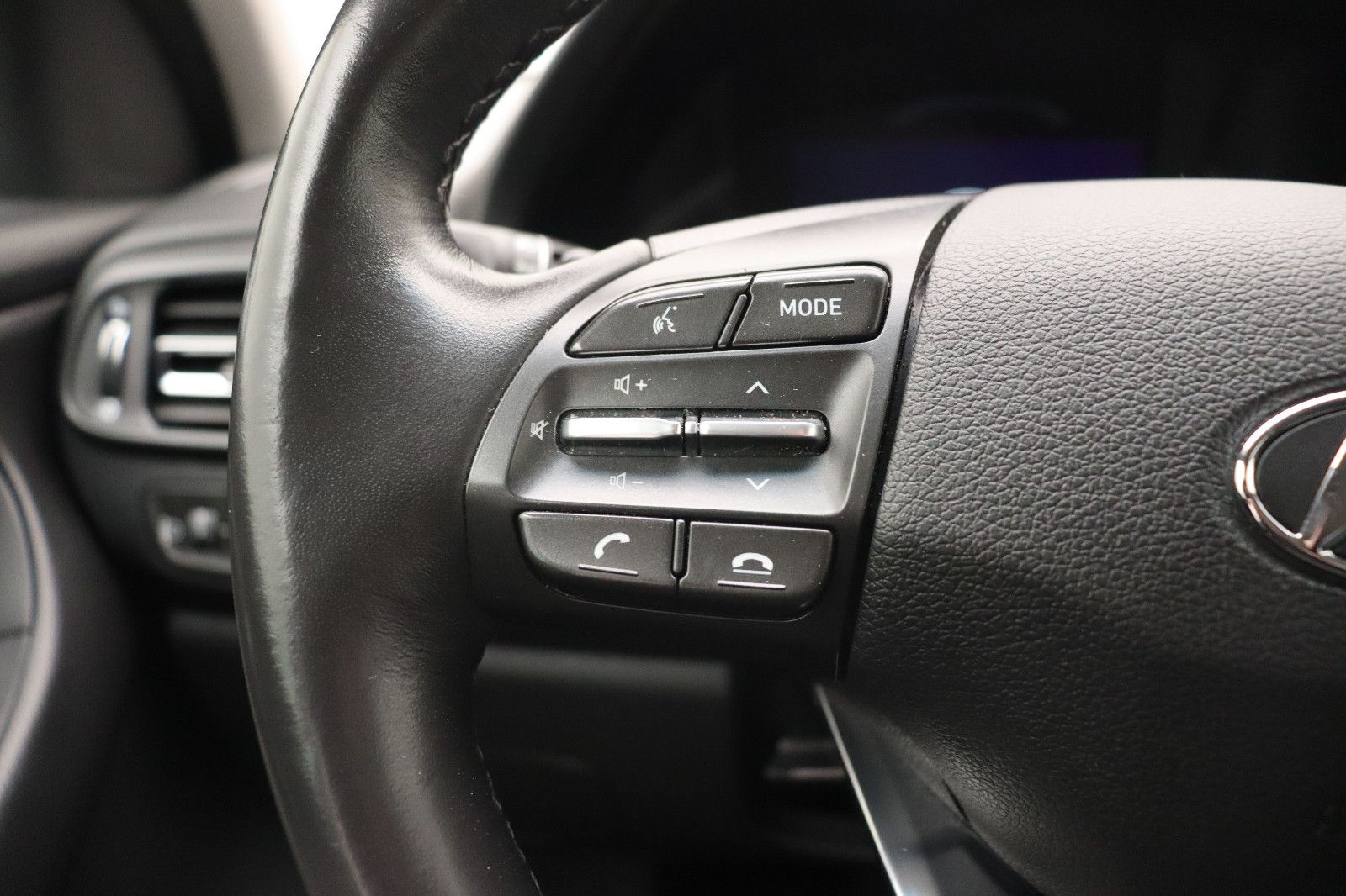 Fahrzeugabbildung Hyundai i30 Kombi 1.6 CRDi Trend Automatik