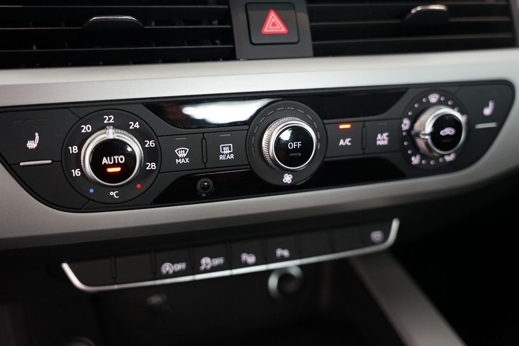 AUDI A4 Limousine 35 TDI S line | MMI Plus | AHK AUDI A4 Limousine 35 TDI S line | MMI Plus | AHK