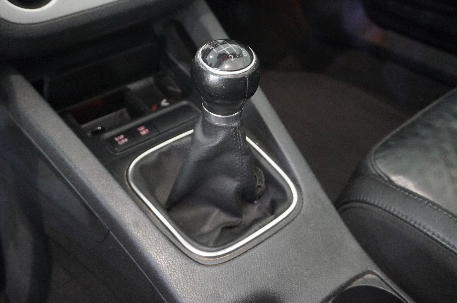 Fahrzeugabbildung Volkswagen Eos 2.0 FSI CABRIO SPORT/XENON/PDC/SHZ/LEDER