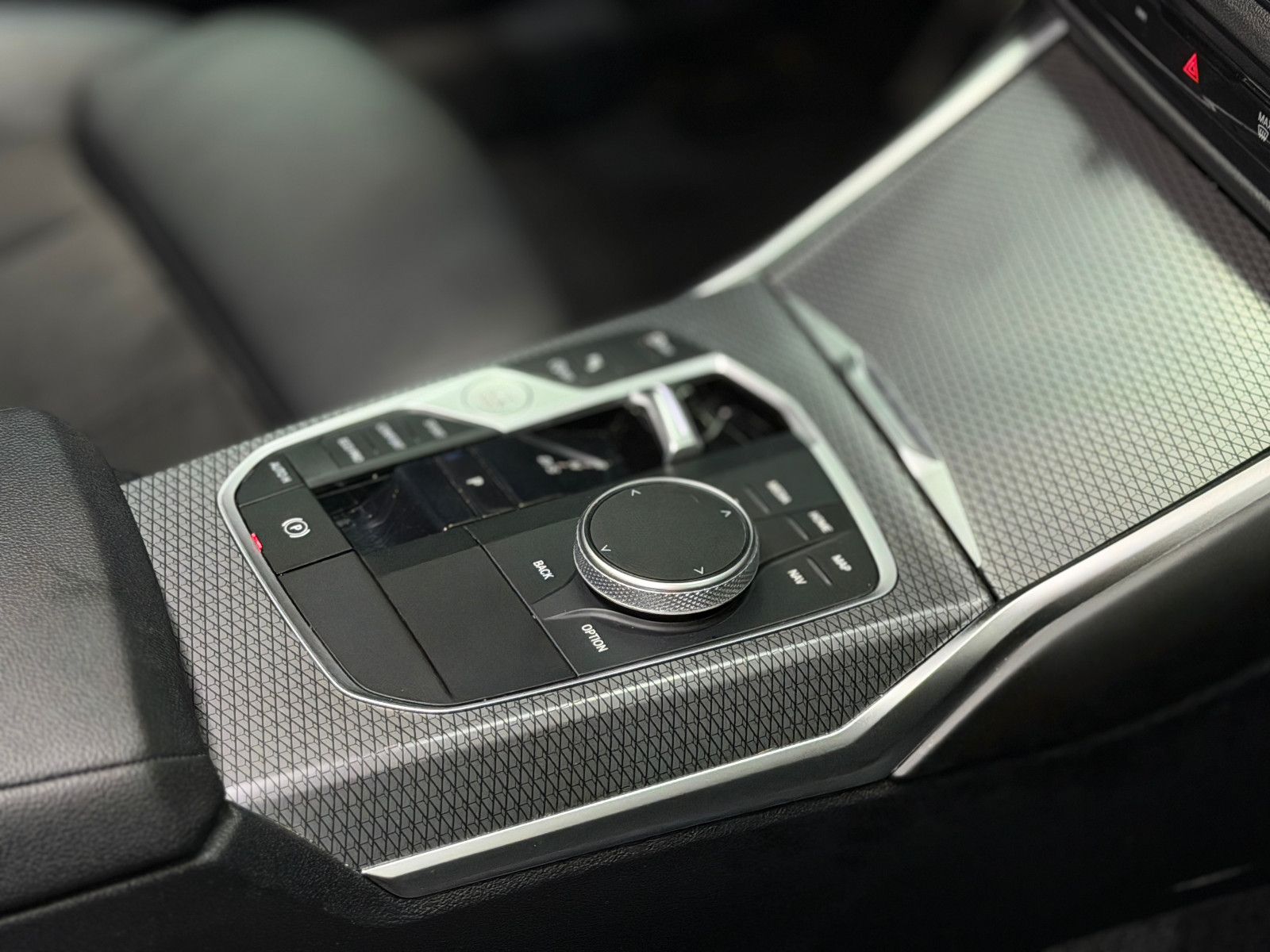 Fahrzeugabbildung BMW 320i Touring M Sport|HIFI|RF-CAM|ACC