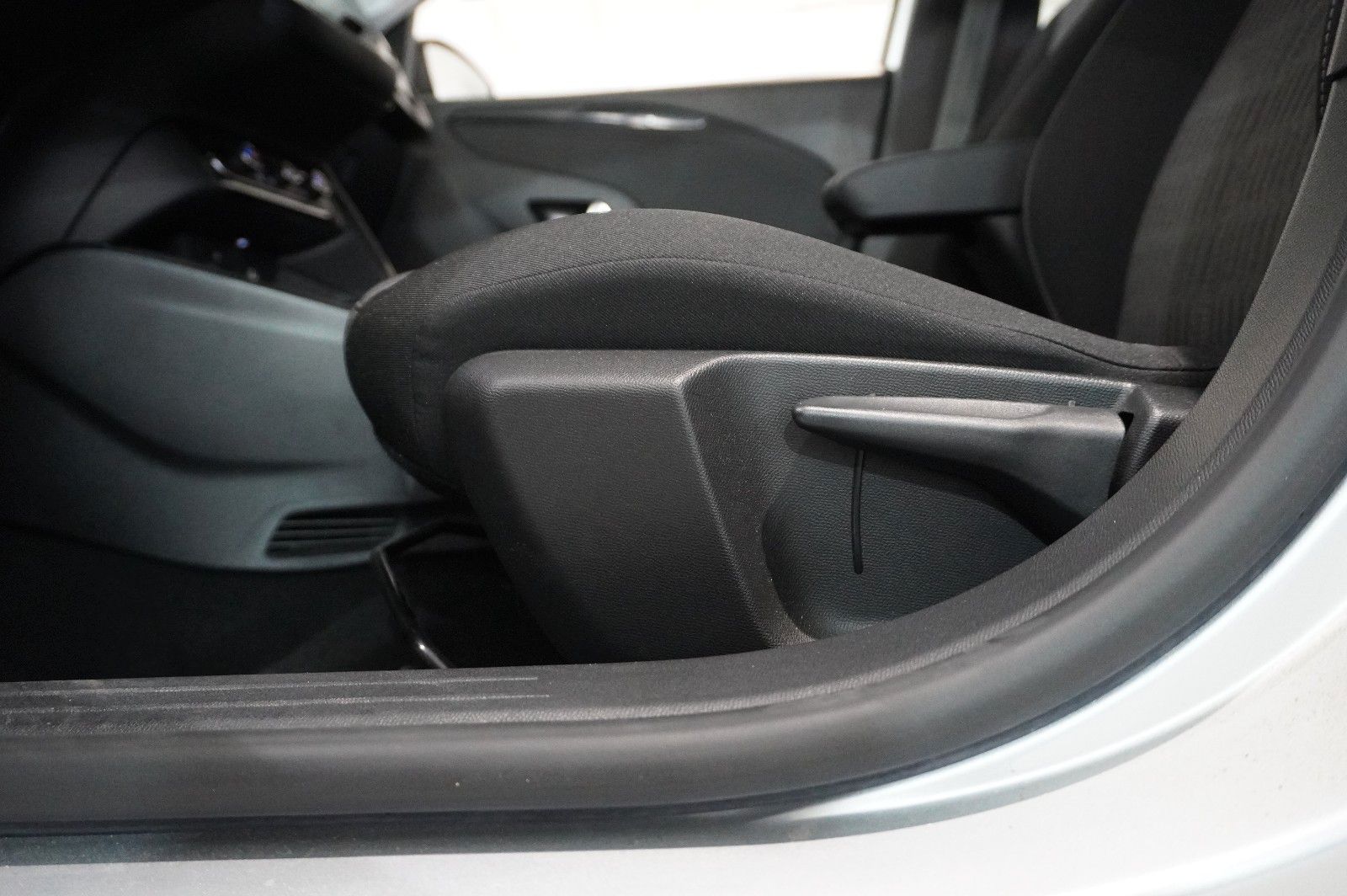 Fahrzeugabbildung Opel Corsa-e F ELEGANCE 1-PHASIG NAVI/LED/KAMERA/DAB+
