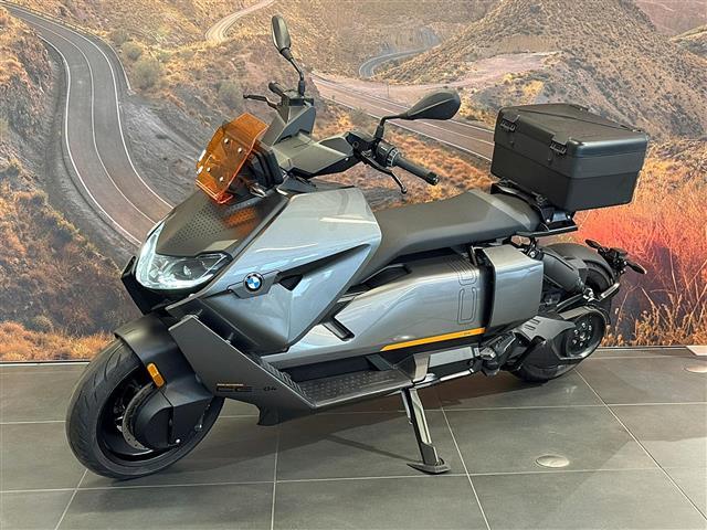 BMW CE 04 Schnellladegerät + Topcase