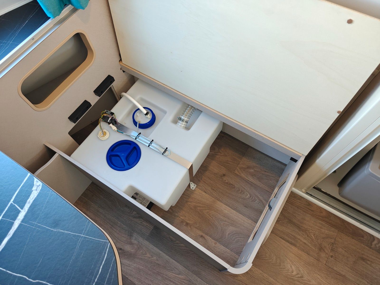 Fahrzeugabbildung HYMER / ERIBA / HYMERCAR Touring 630 Harbour Blue - JETZT 6.719€ SPAREN !