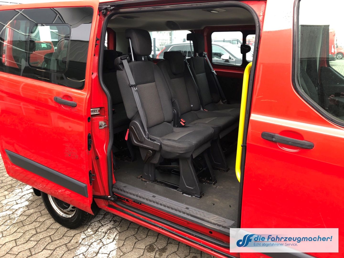 Fahrzeugabbildung Ford Transit Custom Kombi 300 L1 2.2 TDCi *2271 Expor