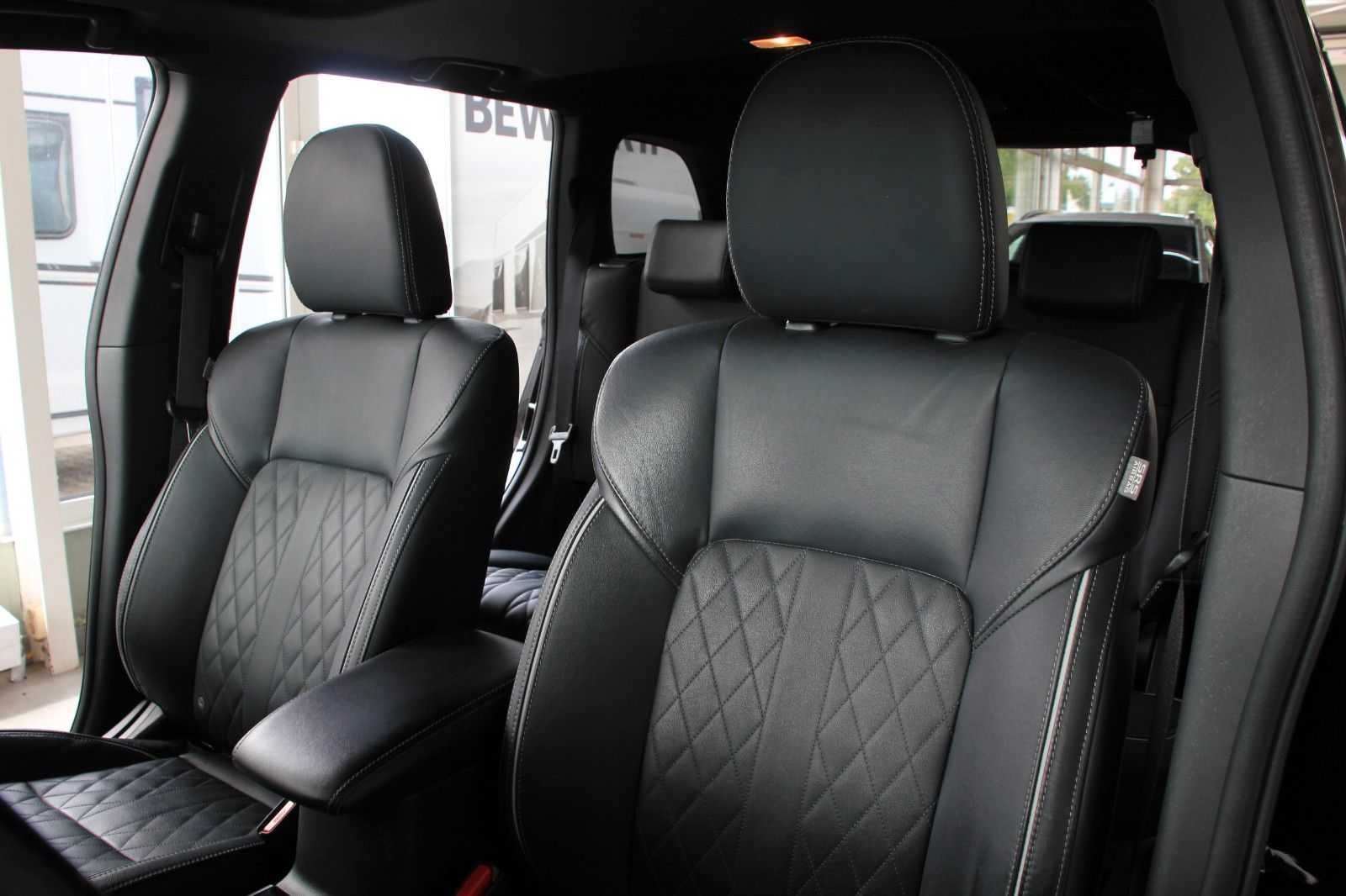 Fahrzeugabbildung Mitsubishi Outlander PHEV Top 4WD