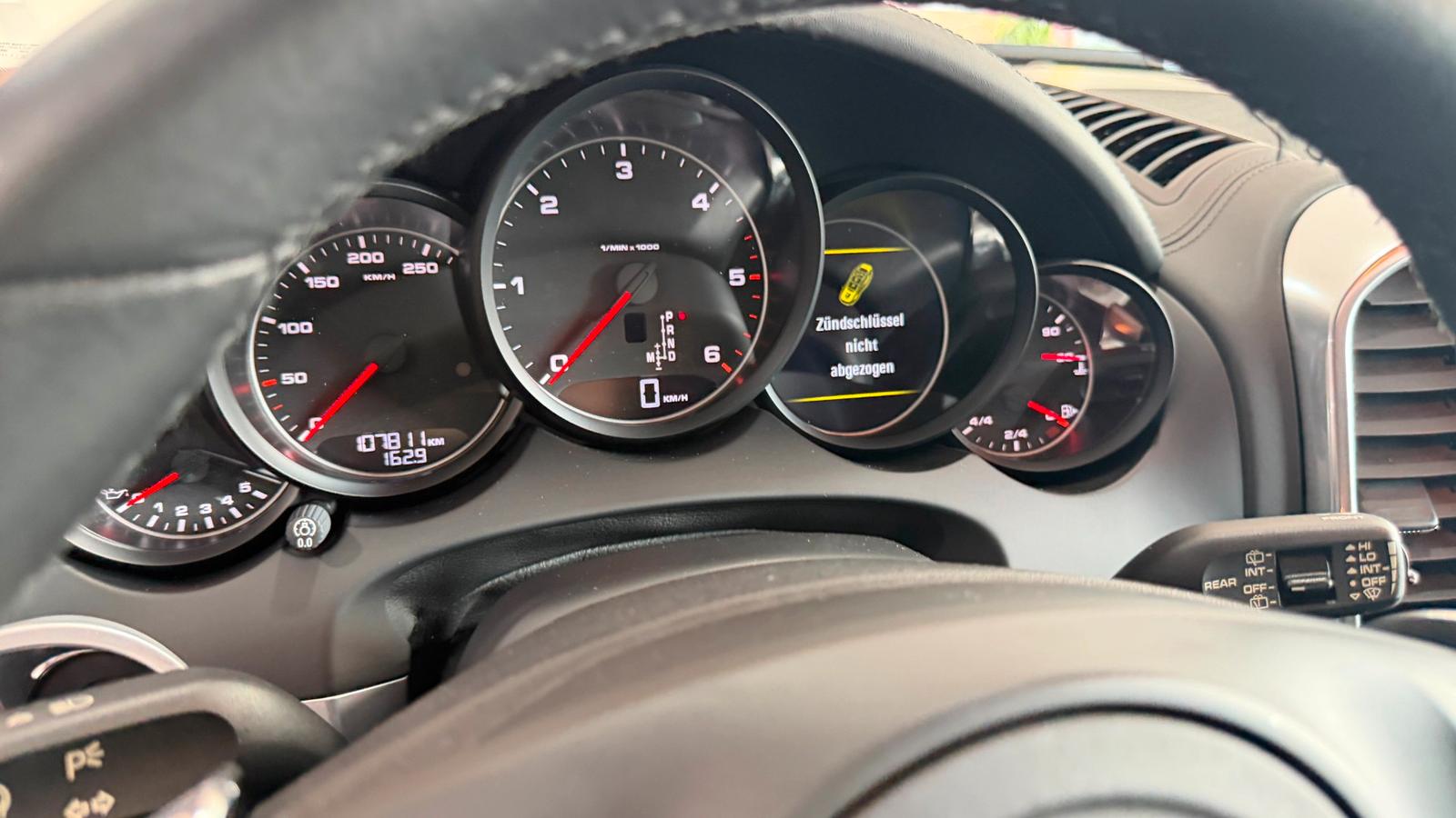 PORSCHE CAYENNE PLATINIUM EDITION 3.0 V6 245ch 4X4 BVA Toit ouvrant Sièges chauffants cuir Historique présent - 1ERE MAIN