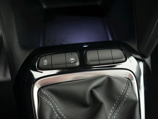 Corsa F FACELIFT EDITION+LED+PARKPILOT HIN+BLUET