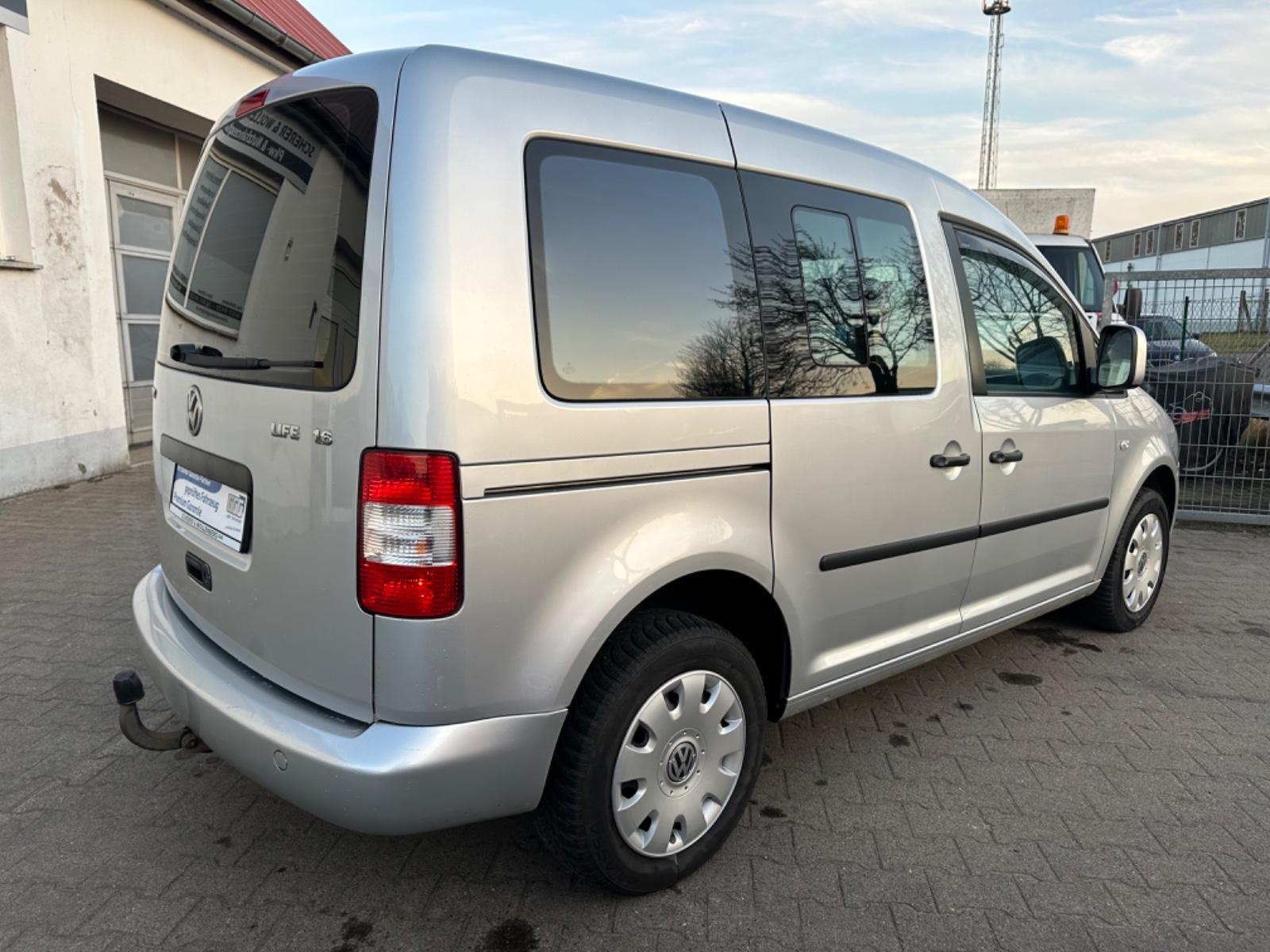 Volkswagen Caddy Life 1,6l Benzin 7Sitze Klima AHK ohne TÜV