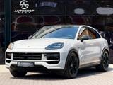 Porsche Cayenne Coupe Turbo E-Hybrid mit GT-Paket - Porsche Cayenne mit Hybrid-Antrieb: Grau, Geländewagen