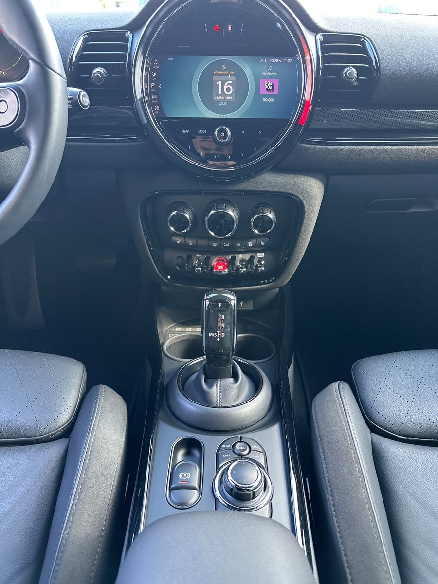 Fahrzeugabbildung MINI Cooper S Clubman Aut. Classic Black NAV+LED+KAM