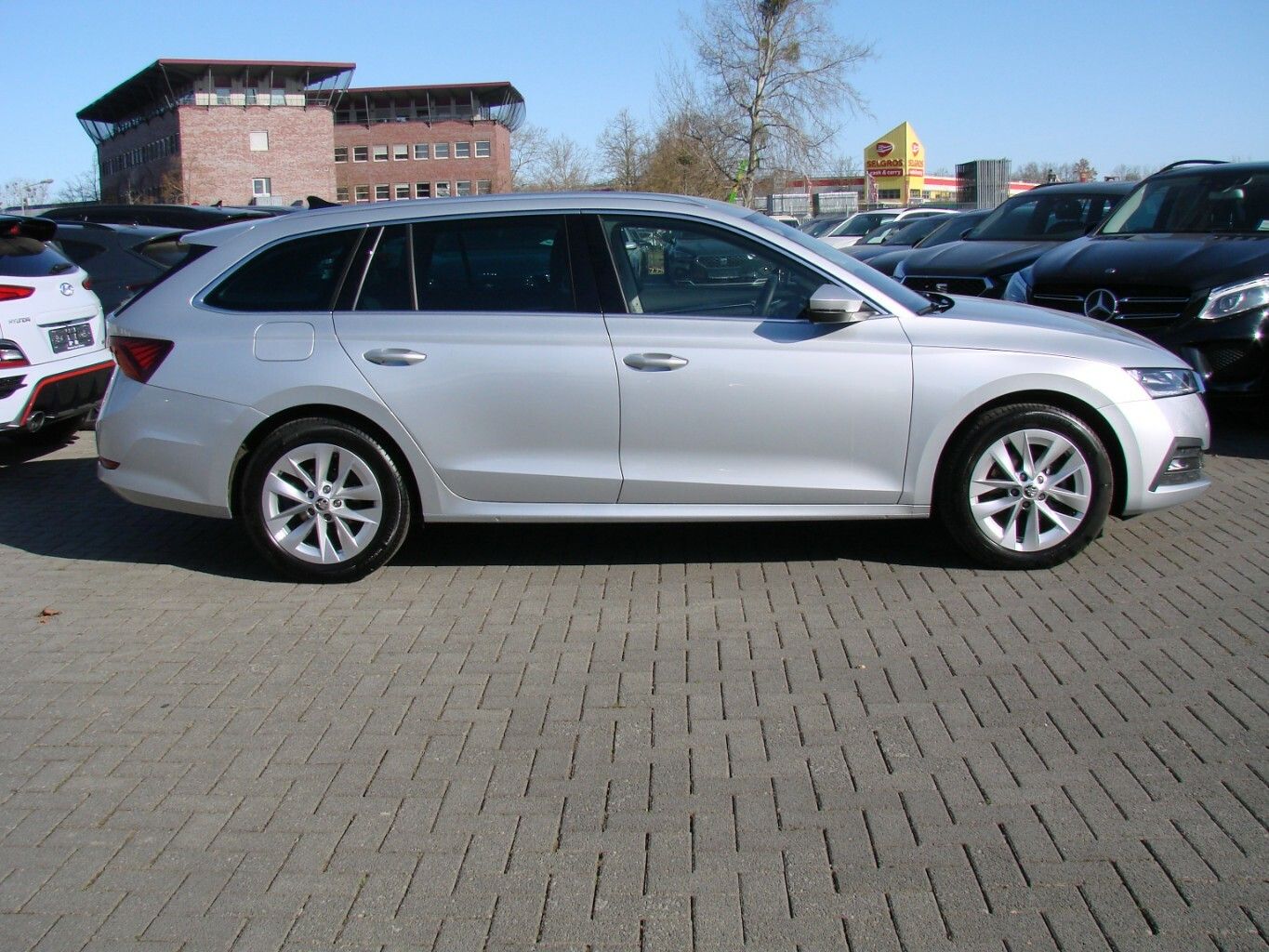 Skoda Octavia 2.0TDI Style ACC Columbus HeadUp AHK foto 5
