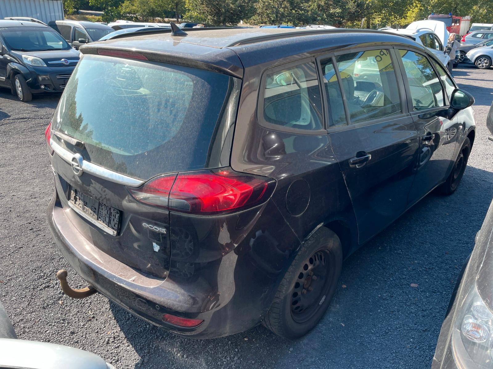 Opel Zafira tourer 2013 — interior