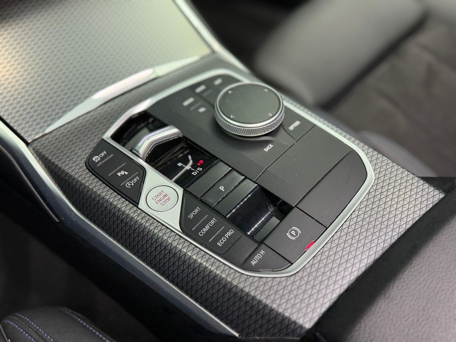 Fahrzeugabbildung BMW 320i Touring M Sport|HIFI|RF-CAM|ACC
