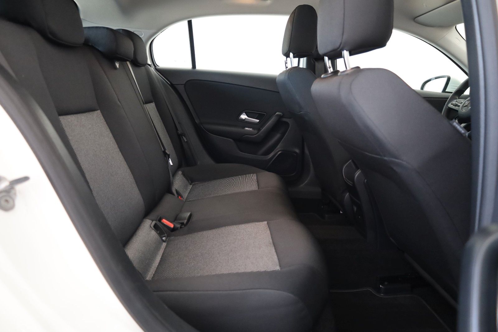 Fahrzeugabbildung Mercedes-Benz A 200 DTC Navi,SH,Park-Paket,Apple CarPlay