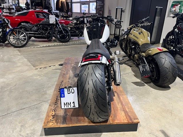 Fahrzeugabbildung Harley-Davidson FXBRS Breakout 117cui CVO UmbauUmbau