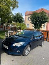 Ford Focus Titanium TÜV Service Zahnriemen NEU - Ford Focus aus 2012: Titanium
