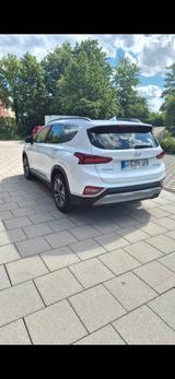 Hyundai SANTA FE 2.2 CRDi Premium 4WD 8AT SEVEN Premium - Hyundai SANTA FE 7-Sitzer