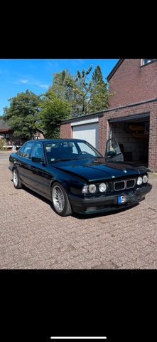 BMW e34 520i