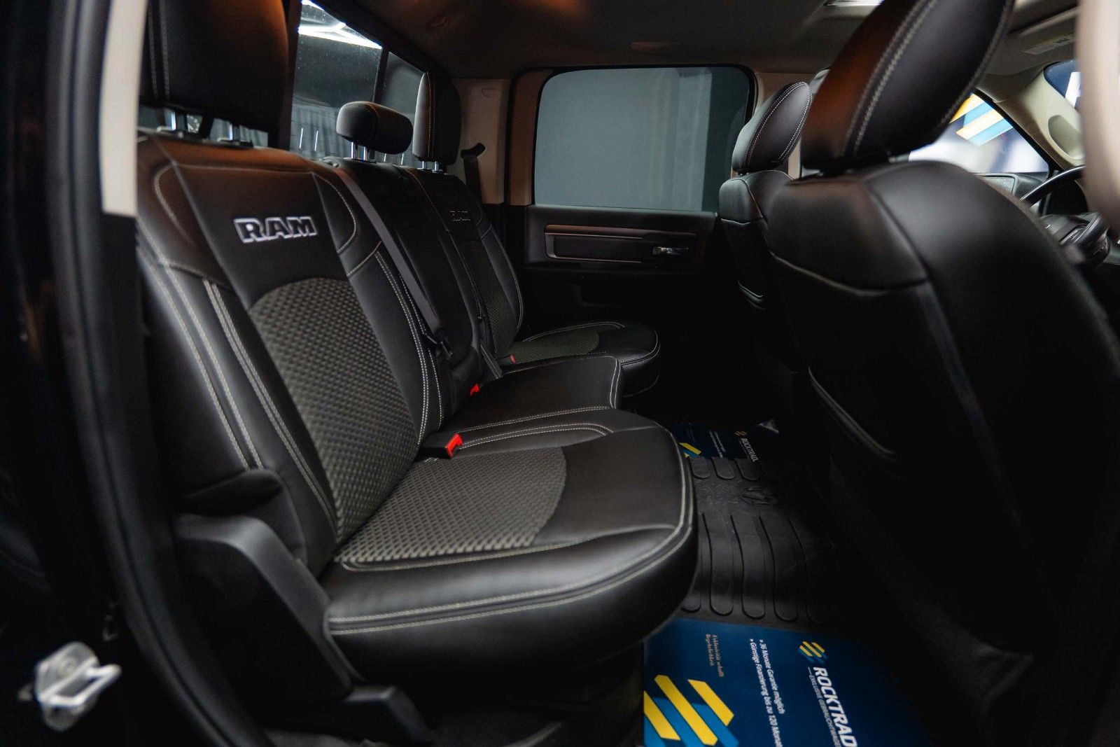 Fahrzeugabbildung Dodge RAM 5.7 V8 HEMI 4x4 OFFROAD Night LONGBED RAMBOX